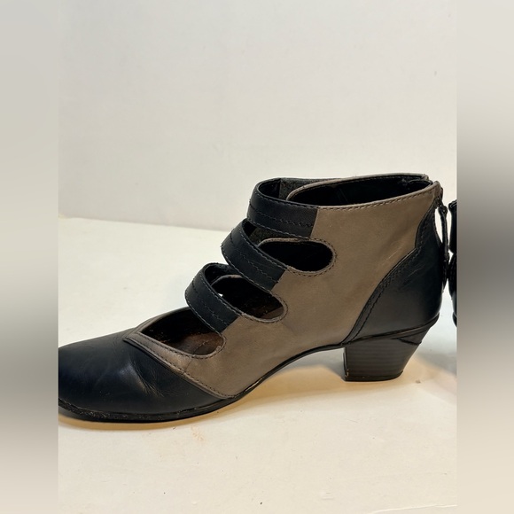 Earth Shoes Serano Mary Jane Heels Black and Gray Women's strappy Ankle Boots - Picture 2 of 15